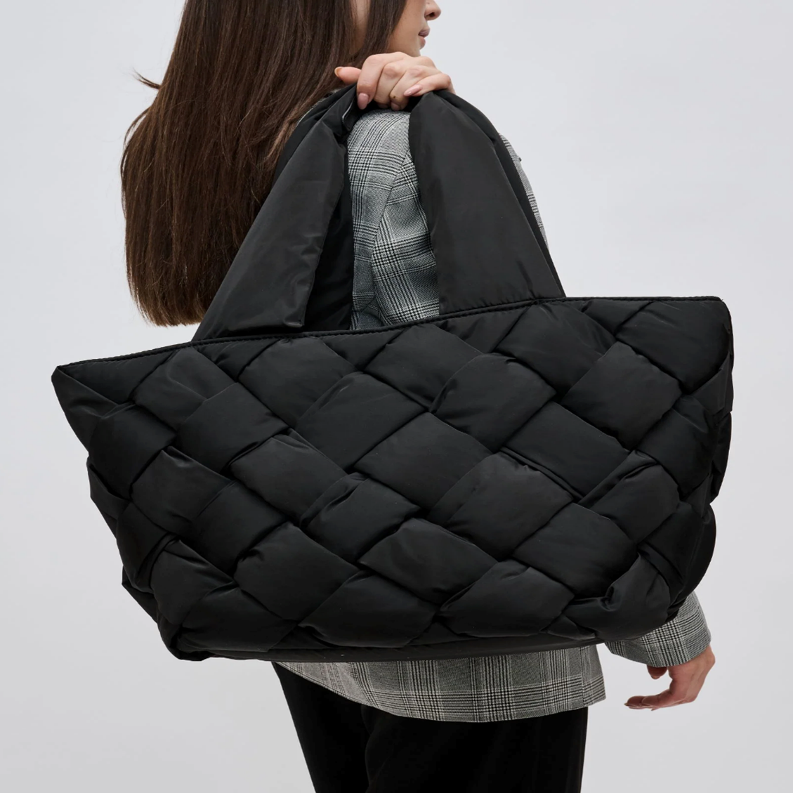 Women Woven Shoulder Bags