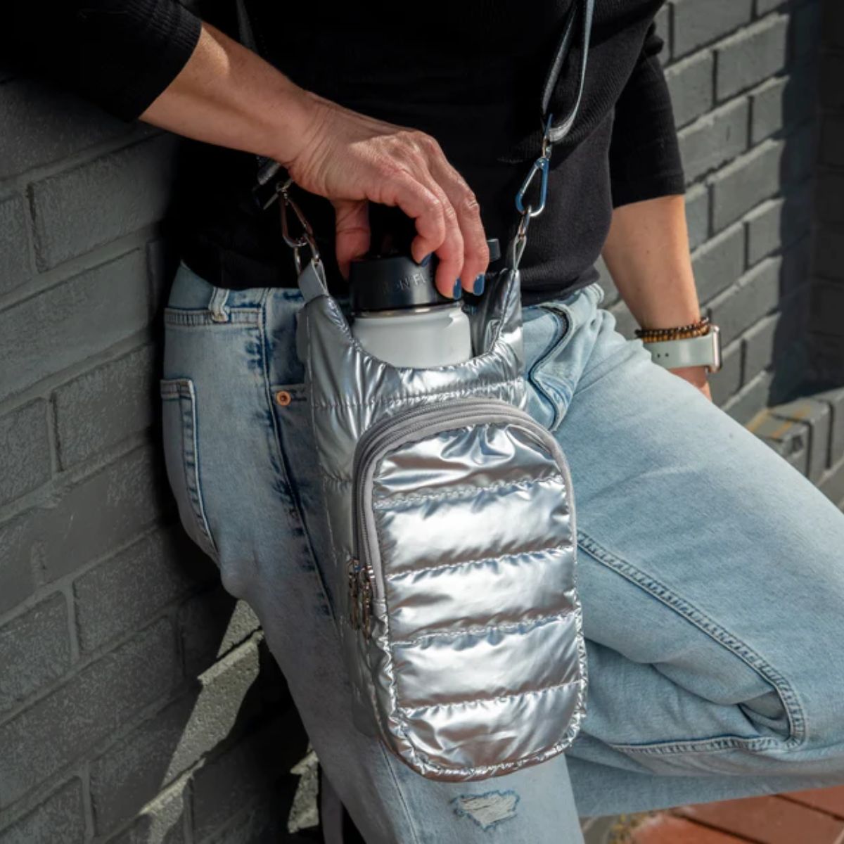 cross body hydro bag silver