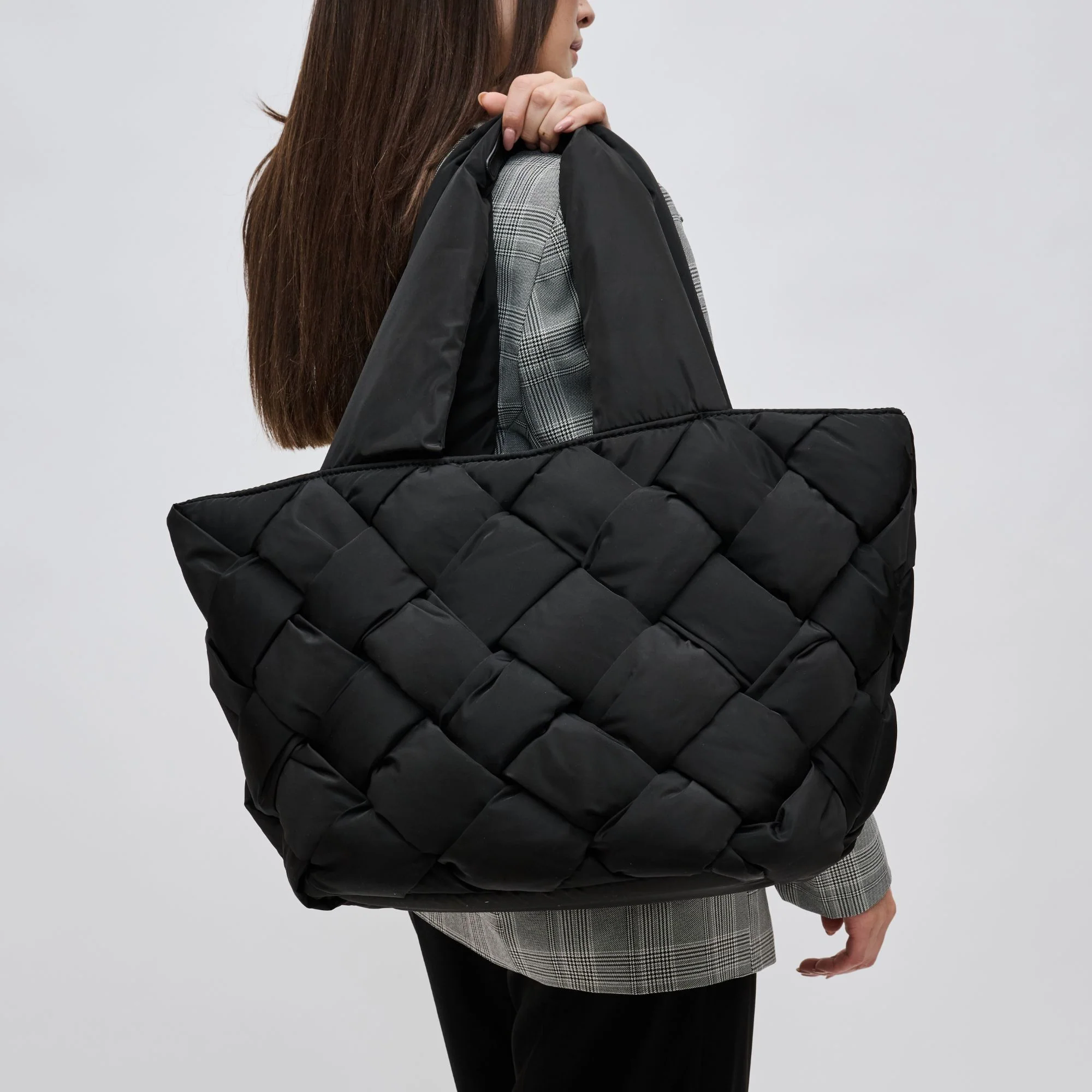 Puffer Jacket Woven Tote Black